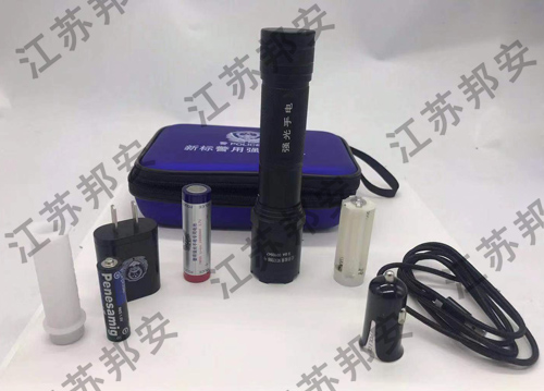 新标强光手电